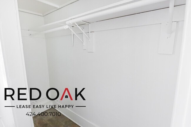 Foto del edificio - Stunning Completely Remodeled Studio With ...