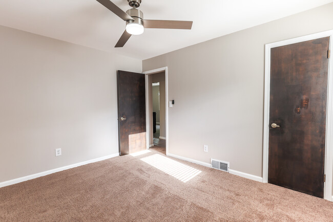 Building Photo - 24337 Puritan
