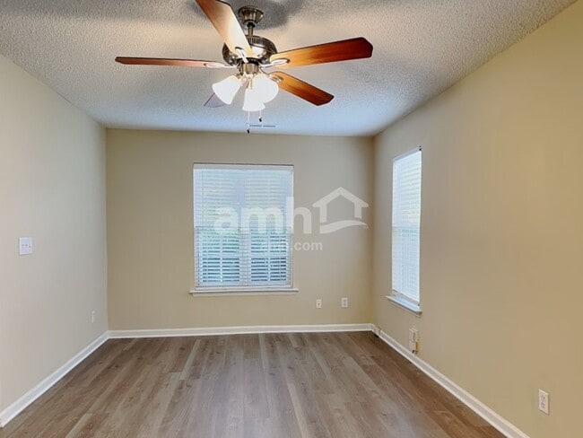 Building Photo - 2509 Australia Dr