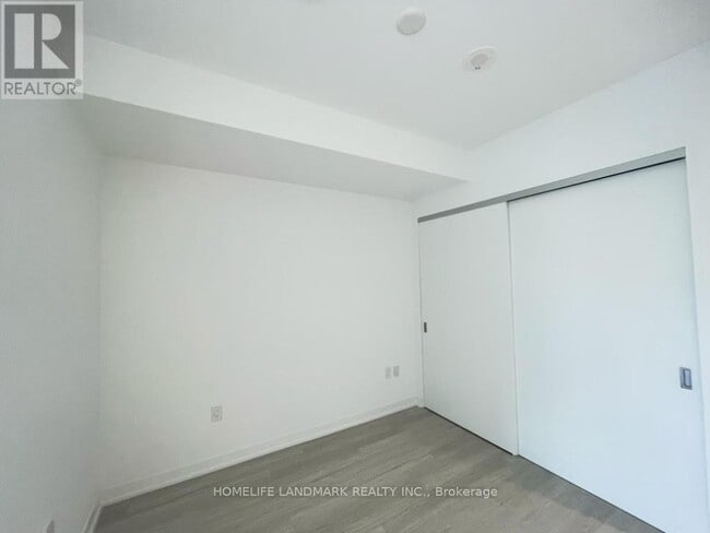 Building Photo - 195 McCaul St