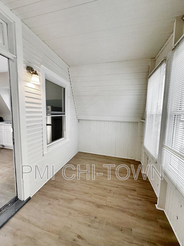 Foto del edificio - 5202 W Ainslie St