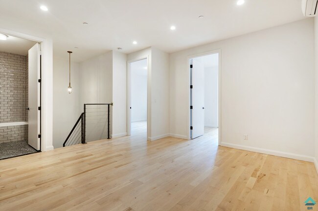 Building Photo - 314 Evergreen Ave