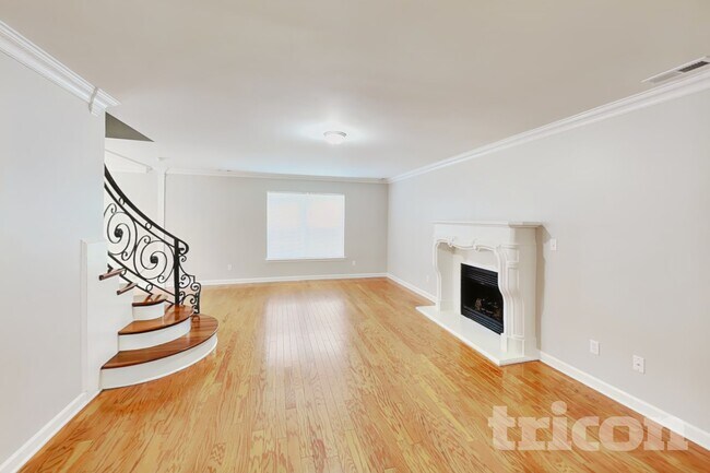 Building Photo - 4700 Winterberry Ln