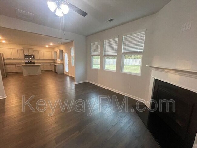 Foto del edificio - 532 Myrtle Crst