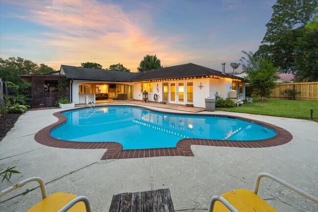 Foto del edificio - 18618 Point Lookout Dr