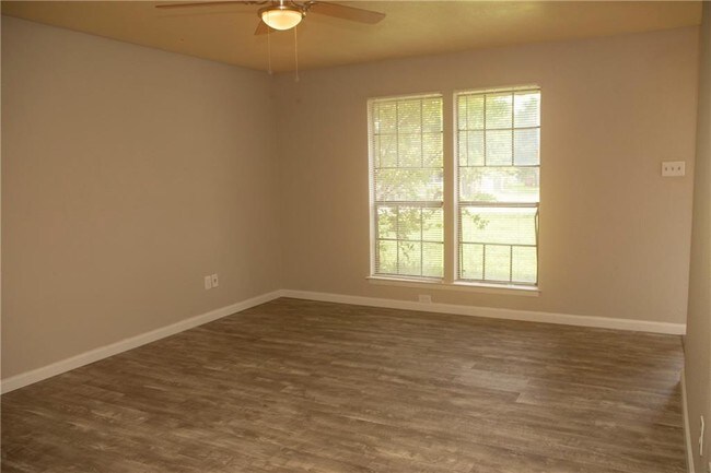 Foto del edificio - 400 Creek Cove