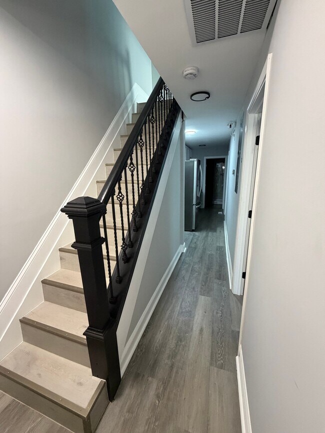 Foto del edificio - 3317 Ravenwood Ave