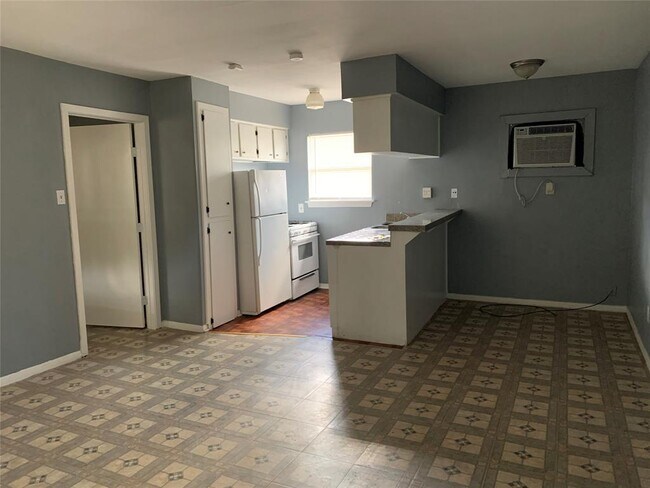 Foto del edificio - 8232 Glenview Dr