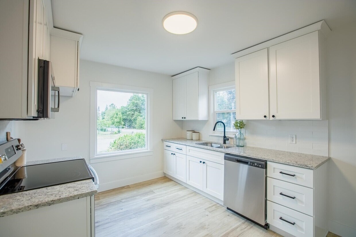 Foto principal - 6822 E 7th Ave