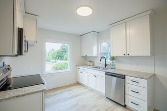 Building Photo - 6822 E 7th Ave