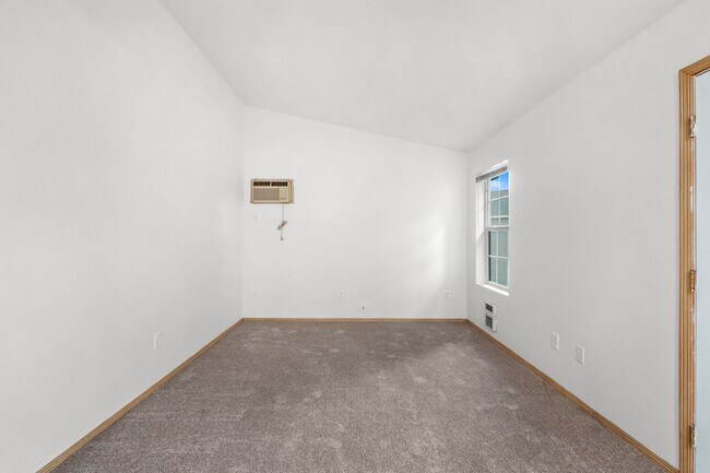 Foto del edificio - South Valley Four-Plex Unit #3 for Rent