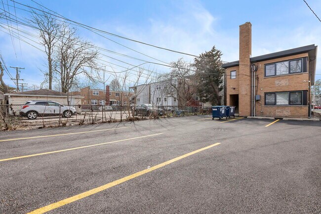 Foto del edificio - 1025 N Harlem Ave