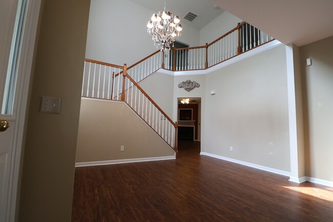 Building Photo - 10979 Princeton Village Dr