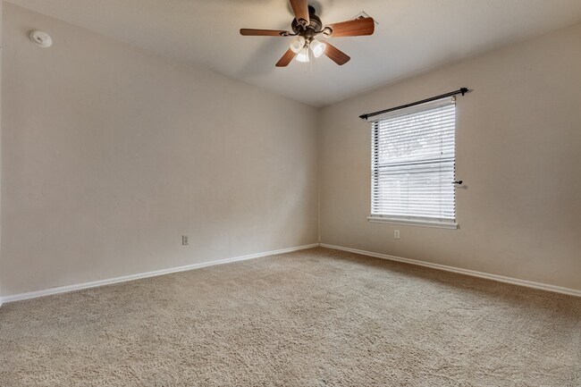 Foto del edificio - 3 br, 2 bath House - 1705 Dena Dr