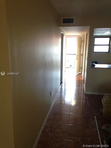Building Photo - 911 NE 209th Terrace