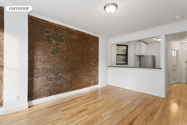 Building Photo - 266 Elizabeth St