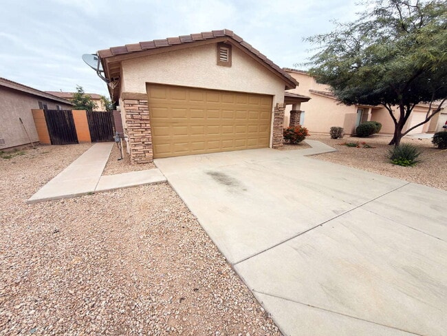 Foto del edificio - Spacious Single-Story Home with Open Layout & 2-Car Garage