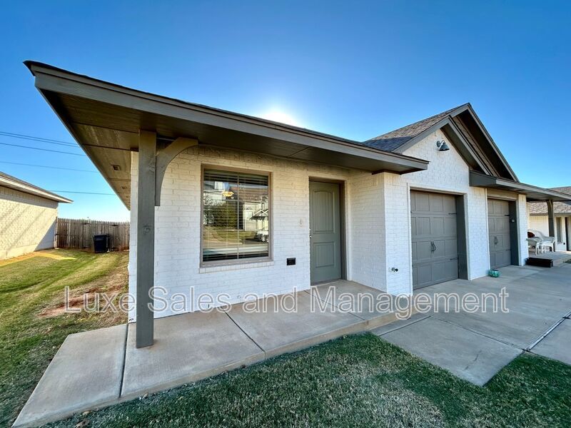 Foto principal - 11508 N Lincoln Blvd