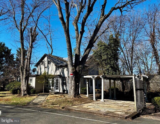 Foto del edificio - 8122 John Mosby Hwy