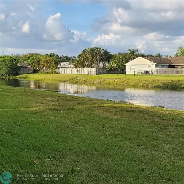 Foto del edificio - 5210 SW 121st Ave