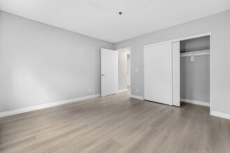 Building Photo - Tuscani Villas