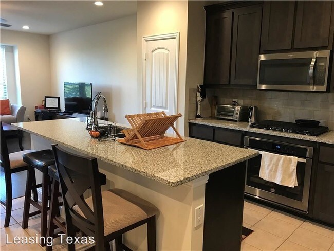 Building Photo - 3 br, 3 bath House - 2675 Villa Di Lago #4