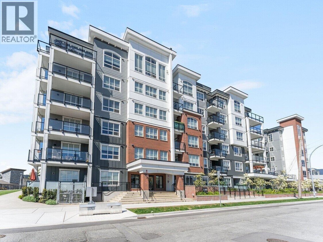 Primary Photo - 2180 Kelly Ave