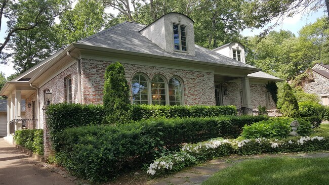 Foto del edificio - Belle Meade Property Available!