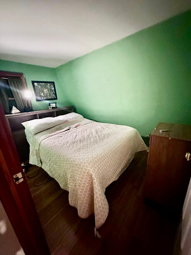 Foto del edificio - 93 Falmouth Rd