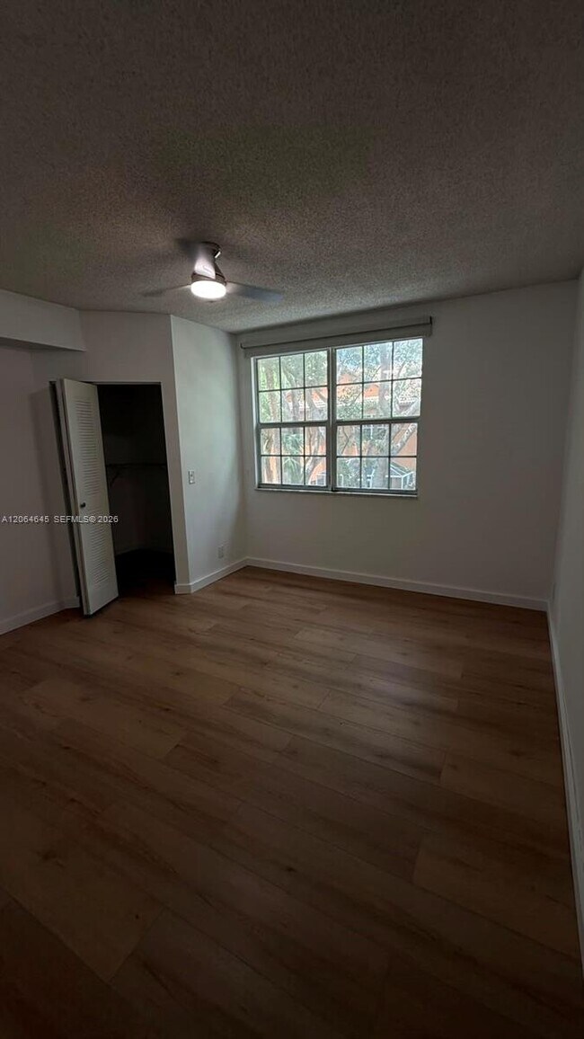 Building Photo - 1531 Barcelona Way