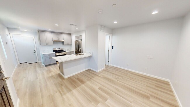 Foto del edificio - BRAND NEW | Open Concept and Private Balcony
