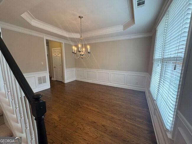 Building Photo - 1150 Lamont Cir