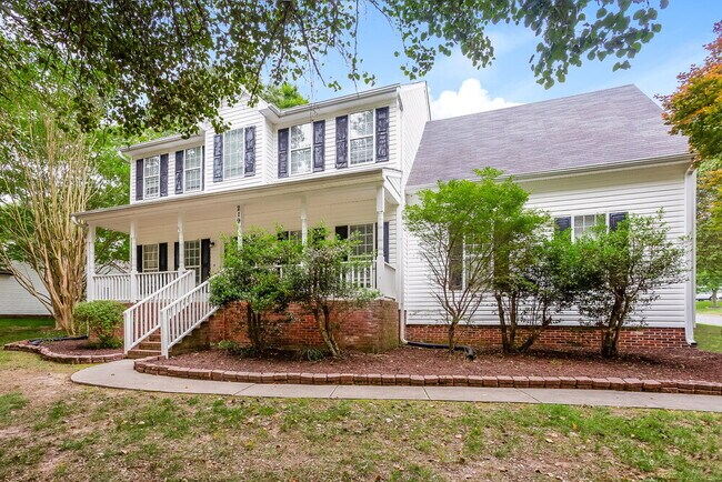 Foto del edificio - 219 Forest Pond Rd