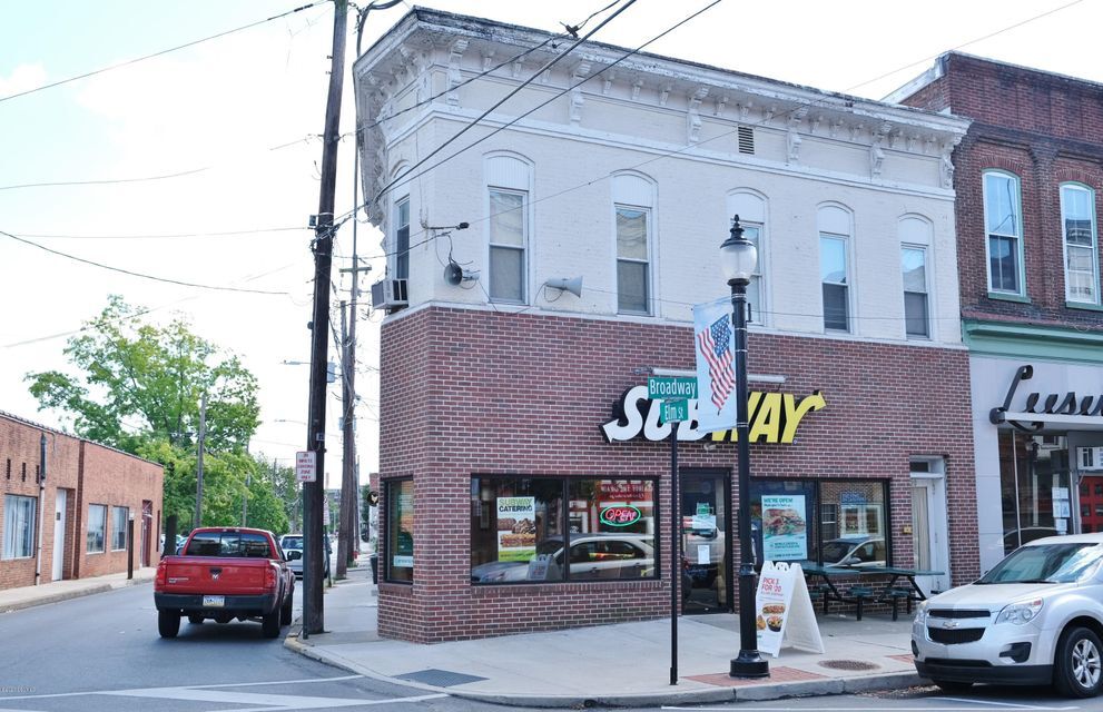 Primary Photo - 22 Broadway St