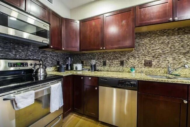 Foto del edificio - 2722 Knight St