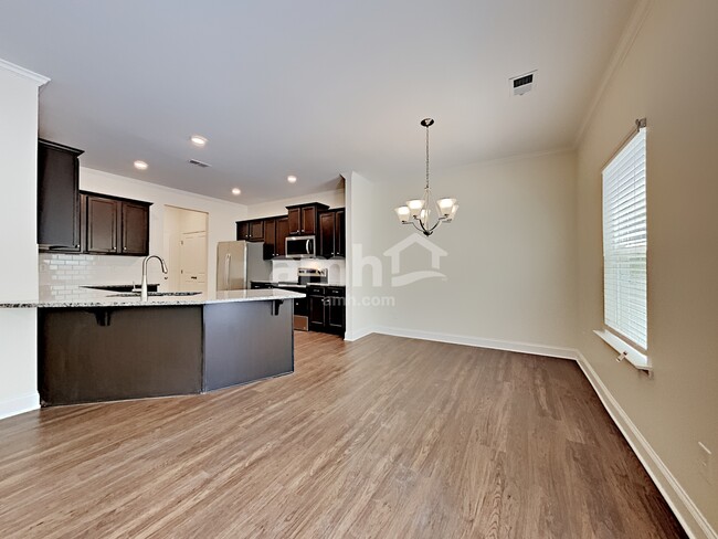 Building Photo - 601 Woodall Rd