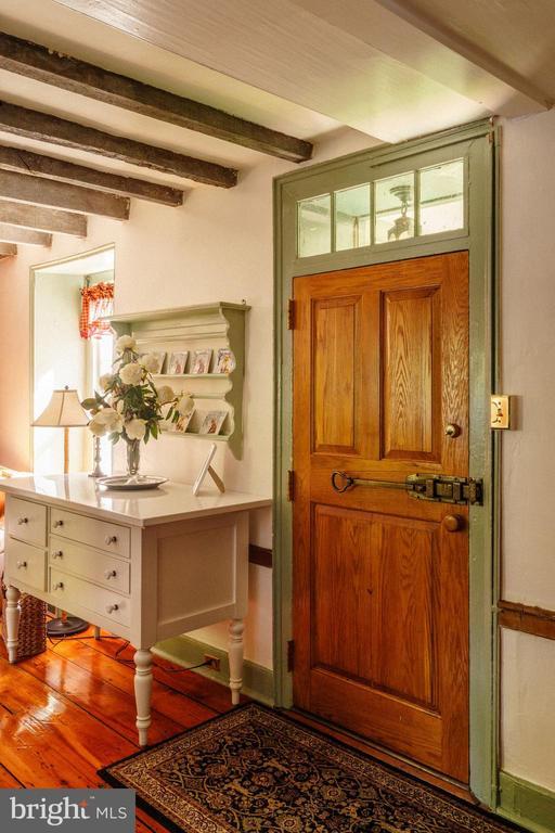 Foto del edificio - 2943 Windy Bush Rd