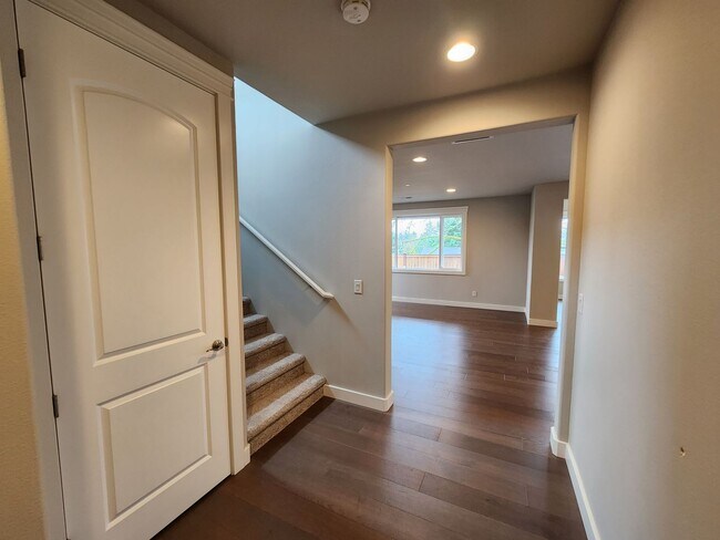 Foto del edificio - Large Spacious 4 Bed Home