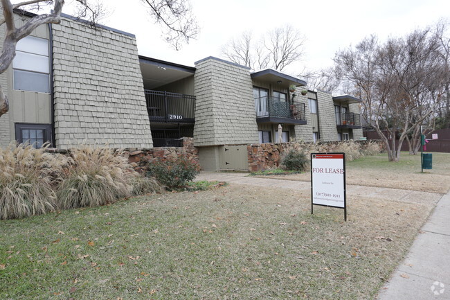 Building Photo - The Gardens Apartments