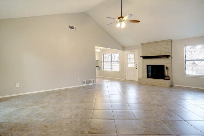 Foto del edificio - Super Nice 3-2-2 Brick Home!