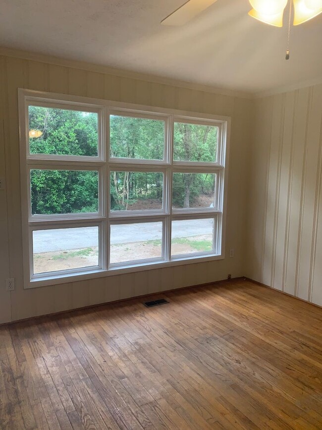Building Photo - Elm Avenue (13001), Laurinburg, NC 28352