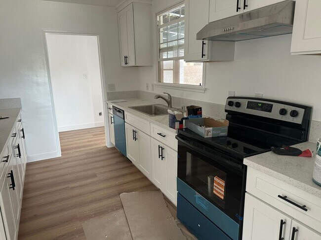 Foto del edificio - 4051 Howard Ave