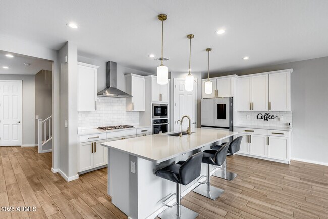 Foto del edificio - 17635 W Red Fox Rd