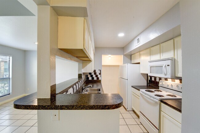 Foto del edificio - 7200 W T C Jester Blvd