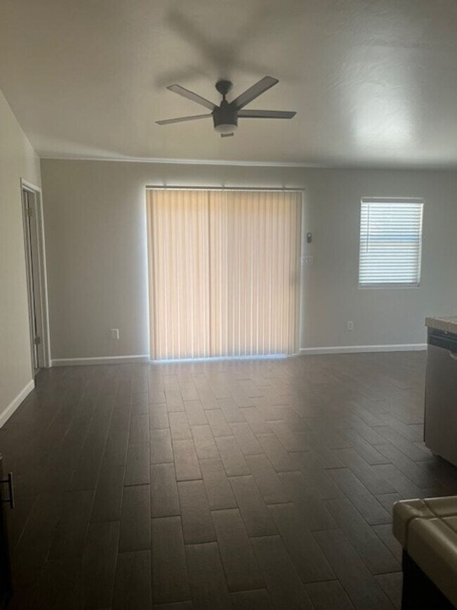 Foto del edificio - 7115 Firebaugh St