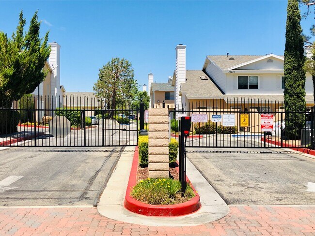 Foto del edificio - 1109 Beechdale Dr