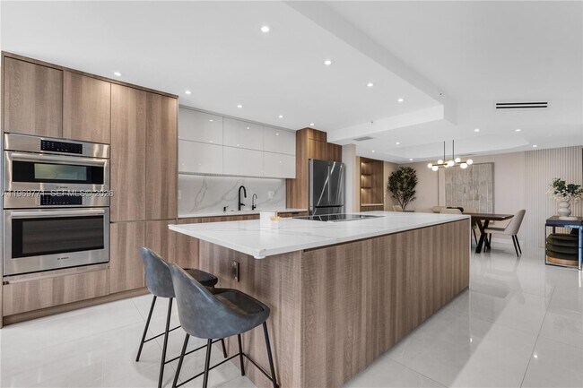 Foto del edificio - 20191 E Country Club Dr