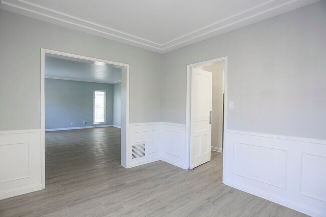 Building Photo - 335 N Genesee Ave
