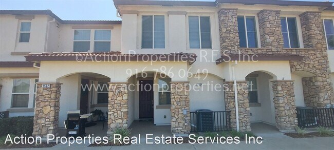 Building Photo - 2 br, 2.5 bath House - 1504 Hudson Circle