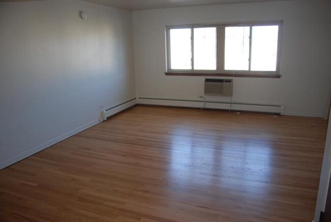Foto del edificio - 9229 Jill Ln